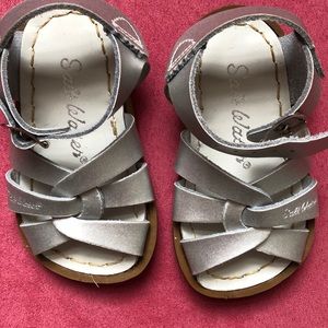 Toddler size 4 Salt Water sandals
